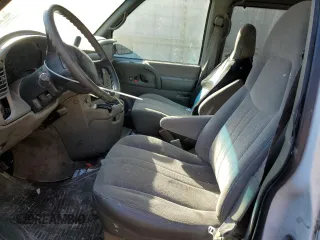 2000 Chevrolet Astro with VIN 1GNDM19W8YB158337, listed as a Copart auction lot 77418574 with Not Provided miles and Salvage Title. Bid and sale history available at carsss.com. Image 7.