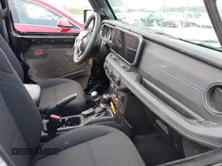 2024 Jeep Wrangler Rubicon X z VIN 1C4RJXR64RW197186, wystawiony jako IAAI lot #42405700 z przebiegiem 6 397 mil mil oraz . Historia ofert i sprzedaży dostępna na DreamBid. Obrazek 5.
