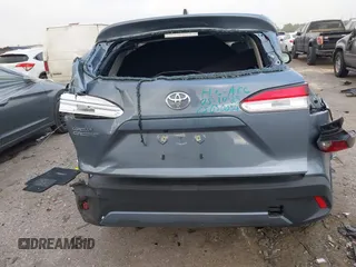 2025 Toyota Corolla Cross L с VIN 7MUAAAAG0SV123032, выставлен на аукционе IAAI как лот 42292755 с пробегом Не указан миль и . История ставок и продаж доступна на DreamBid. Изображение 15.