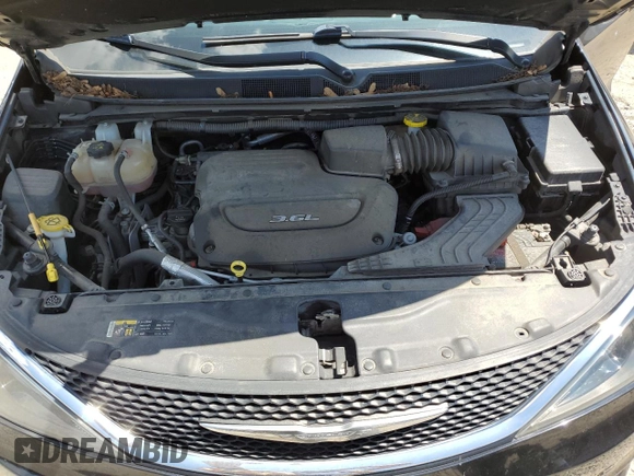 2017 Chrysler Pacifica Touring with VIN 2C4RC1DG4HR522594, listed as a Copart auction lot 62739225 with 65,589 mi miles and Clean title. Bid and sale history available at DreamBid. Image 11.