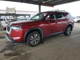 2024 Nissan Pathfinder SL z VIN 5N1DR3CAXRC206771, wystawiony jako Copart lot #48818065 z przebiegiem 21 339 mil mil oraz Szkoda całkowita • Salvage title. Historia ofert i sprzedaży dostępna na DreamBid. Obrazek 1.