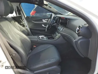 2019 Mercedes-Benz E-Class E 300 with VIN WDDZF4JB2KA646074, listed as a Copart auction lot 84917544 with 32,075 mi miles and Clean Title. Bid and sale history available at carsss.com. Image 7.