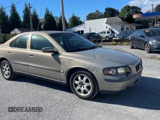 2004 Volvo S60 with VIN YV1RH59H042394920, listed as a Copart auction lot 76278134 with 130,501 mi miles and Clean Title. Bid and sale history available at carsss.com. Image 1.