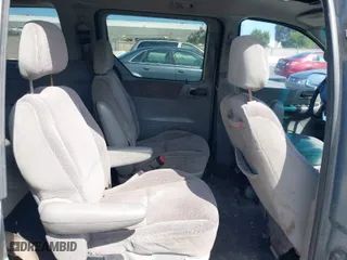 2000 Ford Windstar Wagon SE with VIN 2FMZA5248YBA46389, listed as a IAAI auction lot 40361708 with 281,576 mi miles. Bid and sale history available at carsss.com. Image 8.