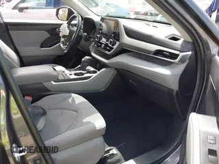 2021 Toyota Highlander L with VIN 5TDZZRAH3MS040663, listed as a IAAI auction lot 41945677 with 64,069 mi miles and . Bid and sale history available at DreamBid. Image 5.