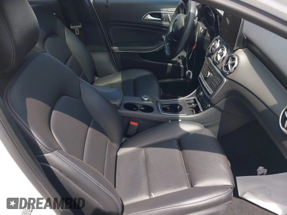 2019 Mercedes-Benz GLA 250 z VIN WDCTG4GB9KU019398, wystawiony jako IAAI lot #42080708 z przebiegiem 54 298 mil mil oraz . Historia ofert i sprzedaży dostępna na DreamBid. Obrazek 5.