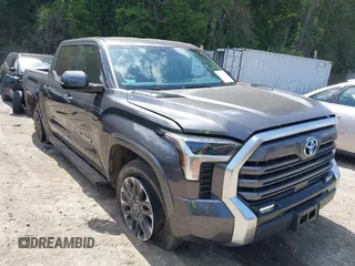 2022 Toyota Tundra Limited Hybrid z VIN 5TFJC5DB1NX003170, wystawiony jako IAAI lot #42493684 z przebiegiem 17 455 mil mil oraz . Historia ofert i sprzedaży dostępna na DreamBid. Obrazek 1.