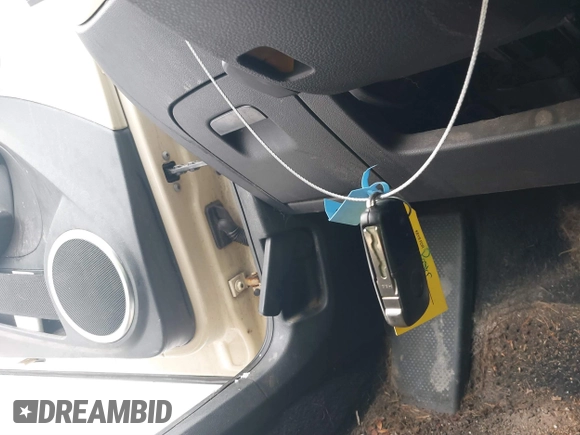2019 Volkswagen Beetle S с VIN 3VWFD7AT1KM703684, выставлен на аукционе IAAI как лот 41571691 с пробегом 111 180 миль миль и . История ставок и продаж доступна на DreamBid. Изображение 11.