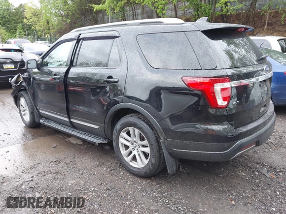 2019 Ford Explorer XLT с VIN 1FM5K8D87KGA05751, выставлен на аукционе IAAI как лот 42222012 с пробегом 72 964 миль миль и . История ставок и продаж доступна на DreamBid. Изображение 3.