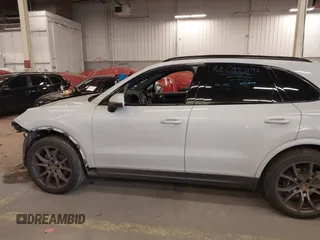 2021 Porsche Cayenne z VIN WP1AA2AY2MDA02282, wystawiony jako IAAI lot #41960123 z przebiegiem 31 608 mil mil oraz . Historia ofert i sprzedaży dostępna na DreamBid. Obrazek 14.