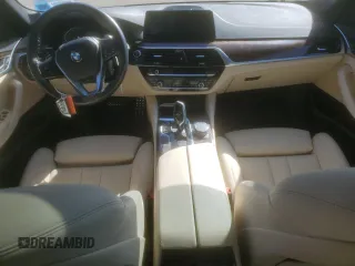 2020 BMW 5 Series 530i xDrive z VIN WBAJR7C05LBP96538, wystawiony jako Copart lot #48725965 z przebiegiem 41 471 mil mil oraz Szkoda całkowita • Salvage title. Historia ofert i sprzedaży dostępna na DreamBid. Obrazek 8.