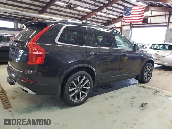 2018 Volvo XC90 Momentum z VIN YV4A22PK7J1218088, wystawiony jako Copart lot #58251775 z przebiegiem 169 073 mil mil oraz Tytuł czysty. Historia ofert i sprzedaży dostępna na DreamBid. Obrazek 3.