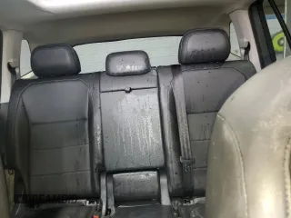 2018 Volkswagen Tiguan SEL z VIN 3VV2B7AX8JM121205, wystawiony jako Copart lot #51534915 z przebiegiem 145 265 mil mil oraz Szkoda całkowita • Salvage title. Historia ofert i sprzedaży dostępna na DreamBid. Obrazek 10.