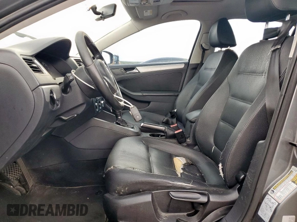 2011 Volkswagen Jetta SEL z VIN 3VWLX7AJXBM362116, wystawiony jako Copart lot #50632945 z przebiegiem 205 371 mil mil oraz Szkoda całkowita • Salvage title. Historia ofert i sprzedaży dostępna na DreamBid. Obrazek 7.