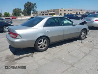 2001 Lexus ES 300 с VIN JT8BF28G415106362, выставлен на аукционе IAAI как лот 42479365 с пробегом 222 051 миль миль и . История ставок и продаж доступна на DreamBid. Изображение 4.