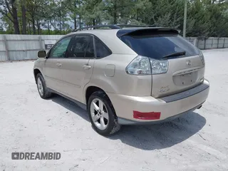 2005 Lexus RX 330 z VIN 2T2GA31U65C026769, wystawiony jako IAAI lot #42161597 z przebiegiem 235 727 mil mil oraz . Historia ofert i sprzedaży dostępna na DreamBid. Obrazek 3.