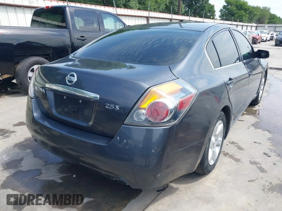 2009 Nissan Altima 2.5 z VIN 1N4AL21E69N560192, wystawiony jako IAAI lot #42030783 z przebiegiem 179 859 mil mil oraz . Historia ofert i sprzedaży dostępna na DreamBid. Obrazek 4.