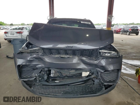 2023 Jeep Grand Cherokee Altitude with VIN 1C4RJHAG6PC547667, listed as a Copart auction lot 50498875 with 29,759 mi miles and Clean title. Bid and sale history available at DreamBid. Image 5.