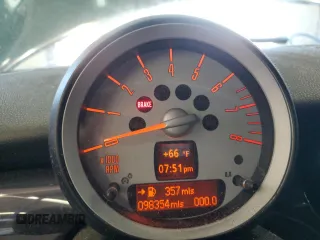 2007 MINI Hardtop S with VIN WMWMF73507TT80236, listed as a Copart auction lot 53049755 with 98,354 mi miles and Salvage Title. Bid and sale history available at DreamBid. Image 9.