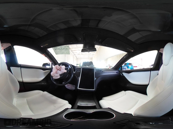 2018 Tesla Model S 75D с VIN 5YJSA1E2XJF246112, выставлен на аукционе IAAI как лот 42124379 с пробегом Не указан миль и . История ставок и продаж доступна на DreamBid. Изображение 18.