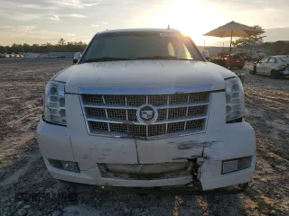 2010 Cadillac Escalade z VIN 1GYUCKEF1AR285882, wystawiony jako Copart lot #84595804 z przebiegiem 225 775 mil mil oraz Nie do naprawy • Non repairable. Historia ofert i sprzedaży dostępna na DreamBid. Obrazek 5.