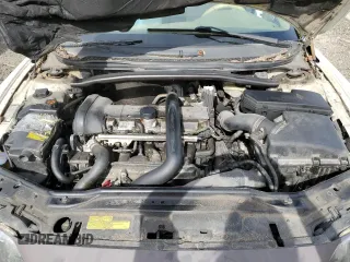 2001 Volvo V70 with VIN YV1SZ58D611040902, listed as a Copart auction lot 53650935 with 0 mi miles and Salvage Title. Bid and sale history available at carsss.com. Image 12.