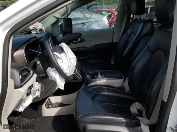 2020 Chrysler Voyager LXI with VIN 2C4RC1DG8LR257347, listed as a Copart auction lot 57950064 with NaN miles and Non Repairable. Bid and sale history available at carsss.com. Image 7.