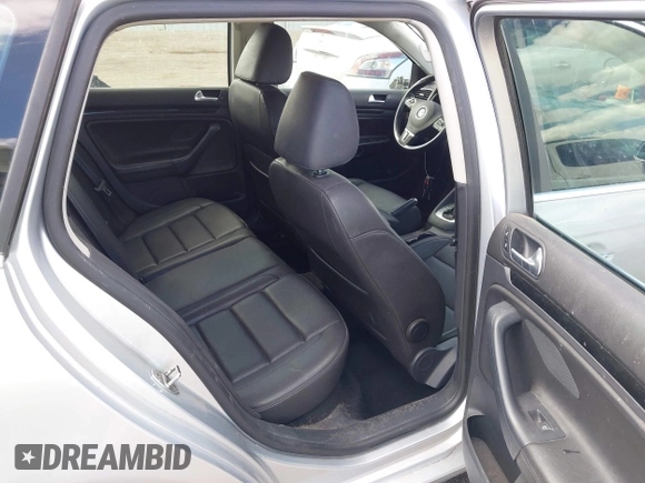 2013 Volkswagen Jetta SportWagen TDI with VIN 3VWPL7AJ3DM694141, listed as a IAAI auction lot 42062170 with 119,548 mi miles. Bid and sale history available at carsss.com. Image 8.