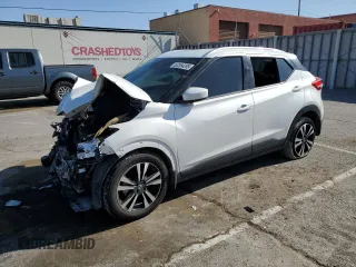 2020 Nissan Kicks SV z VIN 3N1CP5CV5LL545425, wystawiony jako Copart lot #52354285 z przebiegiem 52 245 mil mil oraz Szkoda całkowita • Salvage title. Historia ofert i sprzedaży dostępna na DreamBid. Obrazek 1.