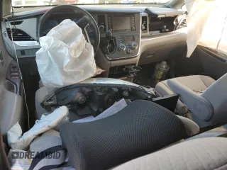 2018 Toyota Sienna LE Auto Access Seat with VIN 5TDKZ3DC8JS938914, listed as a Copart auction lot 50710015 with 41,859 mi miles and Salvage Title. Bid and sale history available at carsss.com. Image 8.