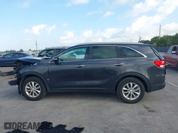 2017 Kia Sorento LX with VIN 5XYPG4A34HG295846, listed as a IAAI auction lot 41712005 with 87,069 mi miles. Bid and sale history available at carsss.com. Image 15.