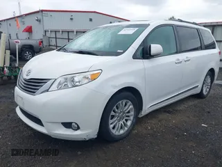 2012 Toyota Sienna XLE AAS z VIN 5TDYK3DC3CS215411, wystawiony jako IAAI lot #42333328 z przebiegiem 123 677 mil mil oraz . Historia ofert i sprzedaży dostępna na DreamBid. Obrazek 18.