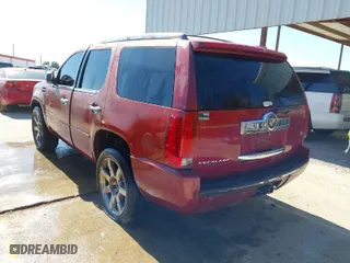 2007 Cadillac Escalade with VIN 1GYFK63837R292011, listed as a IAAI auction lot 41658882 with 184,698 mi miles. Bid and sale history available at carsss.com. Image 3.