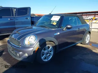 2012 MINI Convertible S with VIN WMWZP3C53CT550336, listed as a IAAI auction lot 40857283 with 51,111 mi miles and . Bid and sale history available at DreamBid. Image 18.