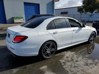 2019 Mercedes-Benz E-Class E 300 with VIN WDDZF4JB2KA646074, listed as a Copart auction lot 84917544 with 32,075 mi miles and Clean Title. Bid and sale history available at carsss.com. Image 3.