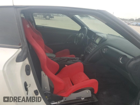 2015 Nissan GT-R Premium z VIN JN1AR5EF5FM281737, wystawiony jako Copart lot #80119804 z przebiegiem 50 726 mil mil oraz Szkoda całkowita • Salvage title. Historia ofert i sprzedaży dostępna na DreamBid. Obrazek 10.