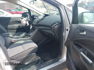 2017 Ford C-Max SE z VIN 1FADP5AU2HL111659, wystawiony jako IAAI lot #42029378 z przebiegiem Nie podano mil oraz . Historia ofert i sprzedaży dostępna na DreamBid. Obrazek 5.
