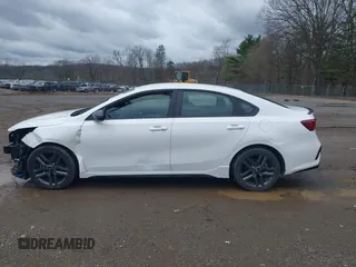 2021 Kia Forte GT-Line z VIN 3KPF34AD0ME393974, wystawiony jako IAAI lot #41953374 z przebiegiem 60 311 mil mil oraz . Historia ofert i sprzedaży dostępna na DreamBid. Obrazek 15.