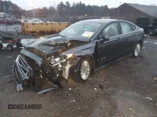 2015 Ford Fusion S Hybrid with VIN 3FA6P0UU2FR102241, listed as a IAAI auction lot 41003479 with 88,020 mi miles. Bid and sale history available at carsss.com. Image 2.
