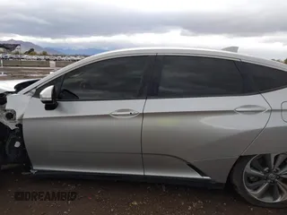 2019 Honda Clarity with VIN JHMZC5F17KC000007, listed as a IAAI auction lot 41722099 with Not Provided miles. Bid and sale history available at carsss.com. Image 13.