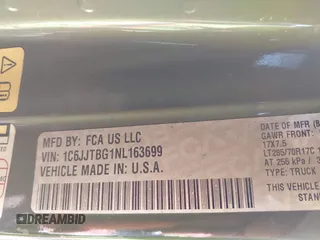 2022 Jeep Gladiator Rubicon z VIN 1C6JJTBG1NL163699, wystawiony jako IAAI lot #41014300 z przebiegiem Nie podano mil oraz . Historia ofert i sprzedaży dostępna na DreamBid. Obrazek 9.