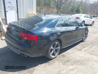 2015 Audi S5 Premium Plus z VIN WAUGGAFR1FA035653, wystawiony jako IAAI lot #42054212 z przebiegiem 133 572 mil mil oraz . Historia ofert i sprzedaży dostępna na DreamBid. Obrazek 4.