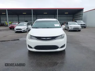 2020 Chrysler Pacifica Touring with VIN 2C4RC1FG4LR135808, listed as a IAAI auction lot 41932205 with 152,073 mi miles and . Bid and sale history available at DreamBid. Image 12.