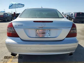 2008 Mercedes-Benz E 350 Luxury z VIN WDBUF56X08B230590, wystawiony jako Copart lot #58949345 z przebiegiem 179 449 mil mil oraz Szkoda całkowita • Salvage title. Historia ofert i sprzedaży dostępna na DreamBid. Obrazek 6.