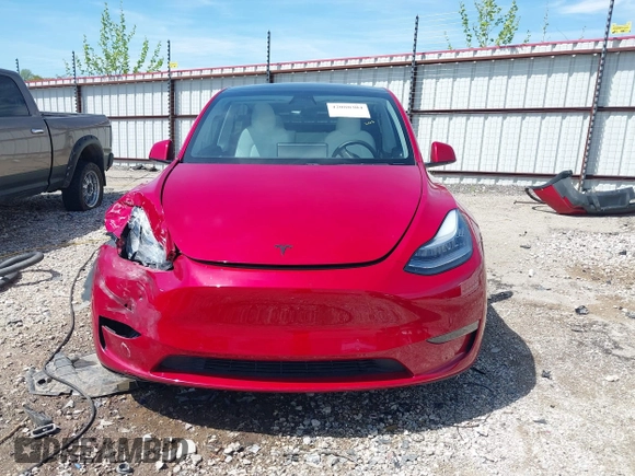 2020 Tesla Model Y Long Range z VIN 5YJYGDEE0LF034164, wystawiony jako IAAI lot #42080304 z przebiegiem 55 520 mil mil oraz . Historia ofert i sprzedaży dostępna na DreamBid. Obrazek 13.