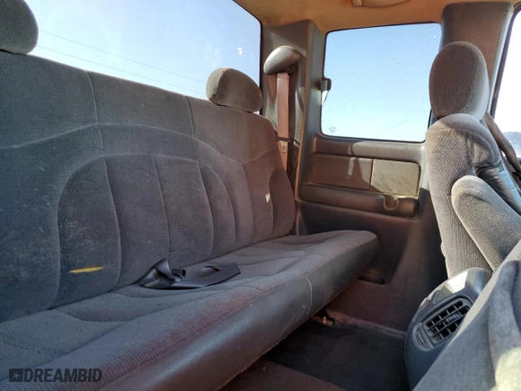 2000 GMC New Sierra 1500 SLE with VIN 2GTEK19T8Y1250220, listed as a Copart auction lot 49638885 with 345,567 mi miles and Salvage Title. Bid and sale history available at carsss.com. Image 10.