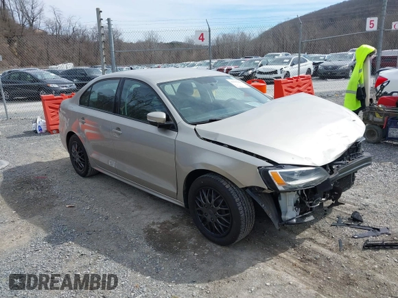 2014 Volkswagen Jetta Sedan SE w/Connectivity with VIN 3VWD07AJ9EM248024, listed as a IAAI auction lot 41621186 with 130,886 mi miles. Bid and sale history available at carsss.com. Image 1.