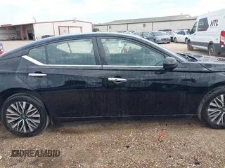 2024 Nissan Altima SV with VIN 1N4BL4DV0RN335813, listed as a IAAI auction lot 42191029 with 28,056 mi miles and . Bid and sale history available at carsss.com. Image 13.
