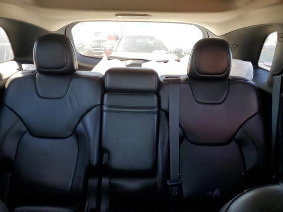 2016 Jeep Cherokee Trailhawk z VIN 1C4PJMBS0GW306317, wystawiony jako Copart lot #50572995 z przebiegiem Nie podano mil oraz Nie do naprawy • Non repairable. Historia ofert i sprzedaży dostępna na DreamBid. Obrazek 10.