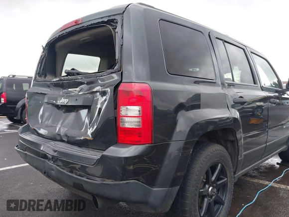 2011 Jeep Patriot Latitude with VIN 1J4NT1GA6BD114558, listed as a IAAI auction lot 41480698 with 199,006 mi miles and . Bid and sale history available at DreamBid. Image 17.
